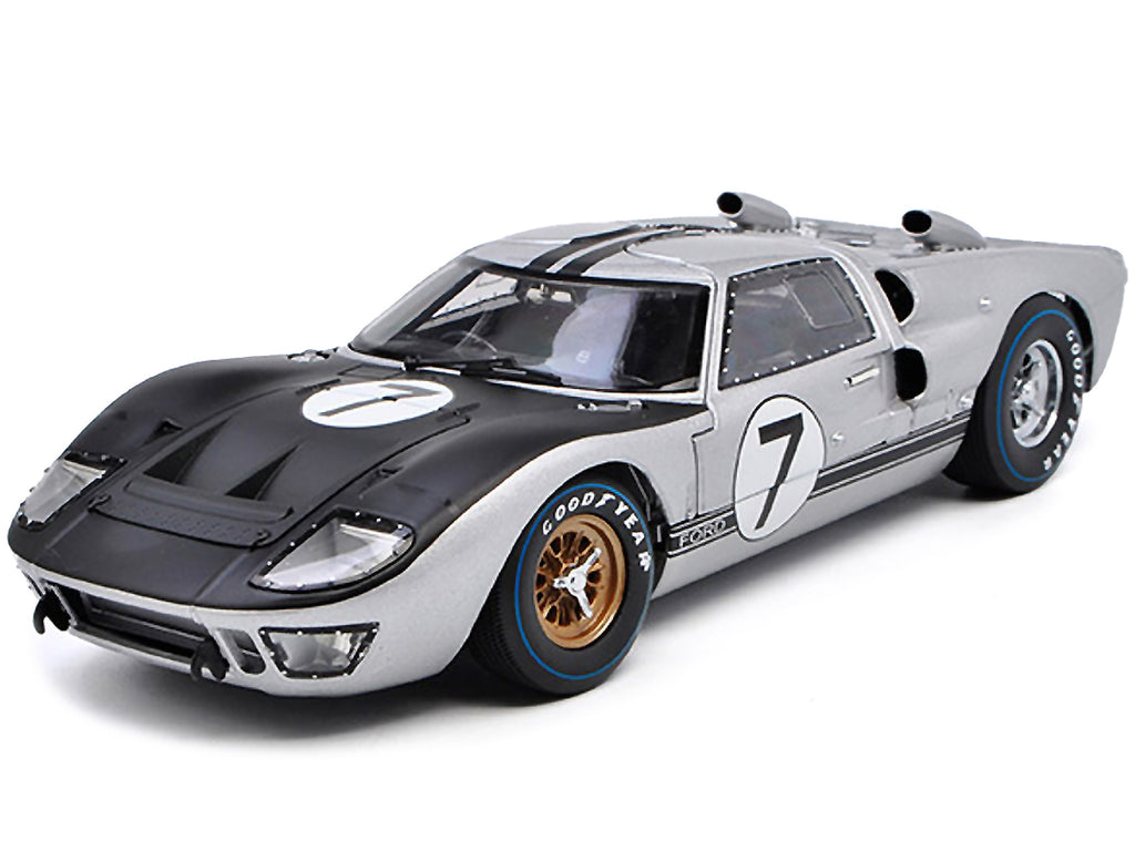 1966 Ford GT-40 MK II #7 Silver 1/18 Diecast Model Car by Shelby Collectibles - image 2